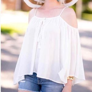 Socialite cold shoulder flowy top